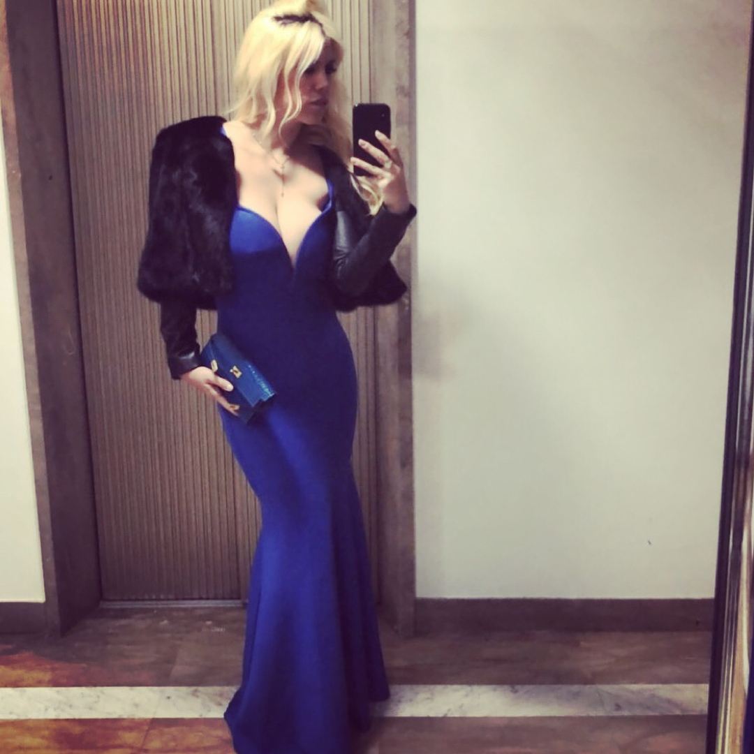 Comè Sexy La Cena Dellinter Ma Wanda Nara Batte Tutte Con Una Scollatura Hot Todaysportit 